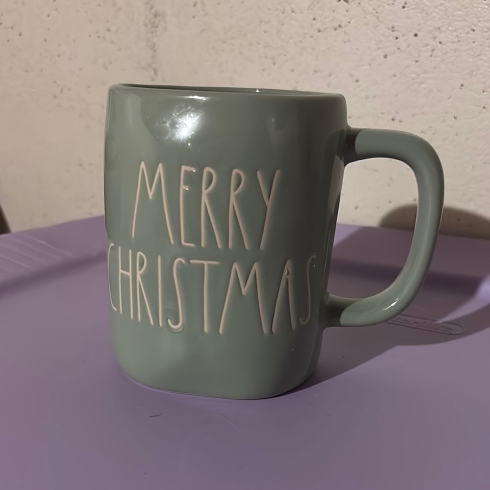 2/$35 or 3/$45 ✨ Rae Dunn Merry Christmas Mug Mint